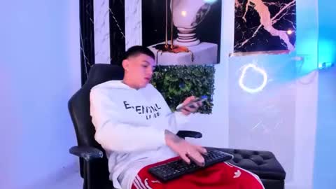 Snapshot of antoniomancinin chatting on 4, 12, 2024 brendan and stiiven online show from 4, 12, 2024