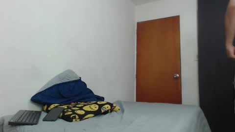 antony_smithh online show from 6, 2, 2025