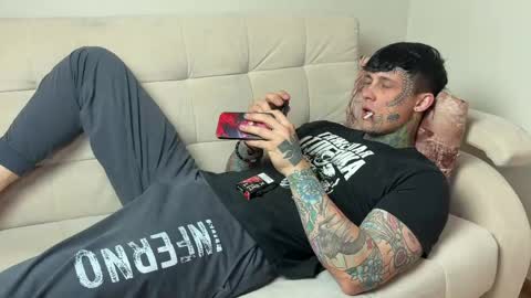 Tom online show from 30, 4, 2026