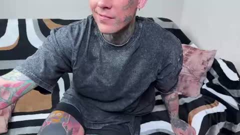 Tom online show from 3, 8, 2026