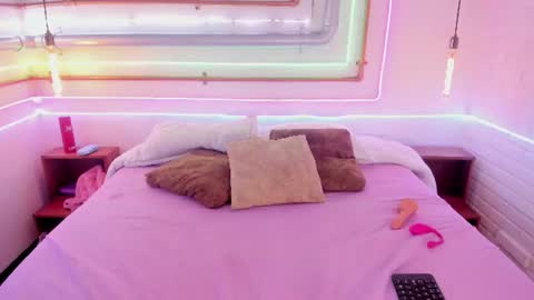 anya_shaffer online show from 13, 6, 2026
