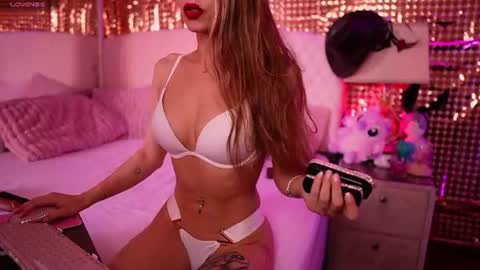 anya_sky_ online show from 10, 7, 2026