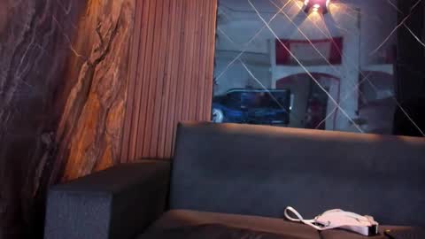 anyelo_sexyhot online show from 13, 9, 2025