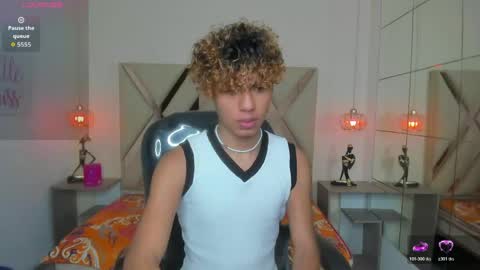 anyelotwink online show from 30, 4, 2026