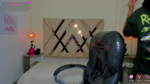 Snapshot of anyelotwink chatting on 18, 6, 2026 anyelotwink online show from 18, 6, 2026