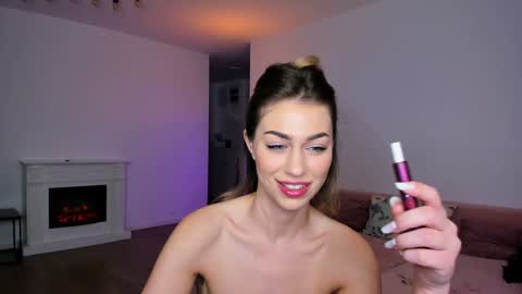 Anysa Smith online show from 6, 12, 2024