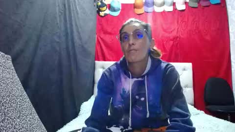 Snapshot of anyu_1306 chatting on 16, 12, 2025 anyu online show from 16, 12, 2025