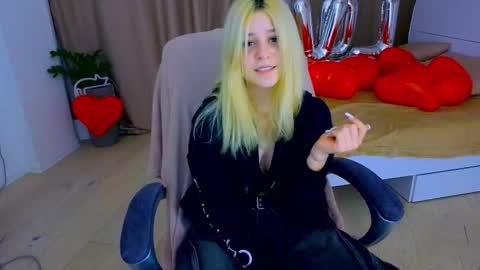 ApheliaStar online show from 8, 2, 2026