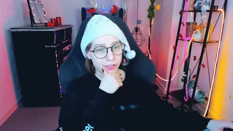 Snapshot of aphexqueen chatting on 25, 12, 2024 APHEX QUEEN online show from 25, 12, 2024