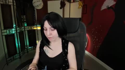 Snapshot of aphexqueen chatting on 12, 3, 2025 APHEX QUEEN online show from 12, 3, 2025