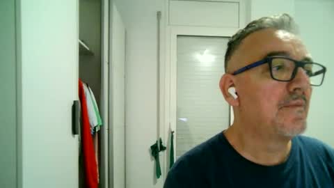 Snapshot of apixaba chatting on 6, 10, 2025 furry bear online show from 6, 10, 2025