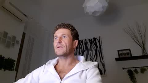 apollobest77 online show from 8, 1, 2025