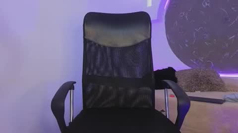 Apolo Lux  online show from 25, 2, 2026