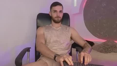 Apolo Lux  online show from 25, 2, 2026