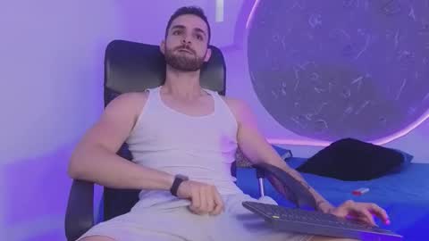 Apolo Lux  online show from 4, 3, 2026