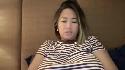 Snapshot of apple_pie_love chatting on 17, 10, 2025 Anika online show from 17, 10, 2025