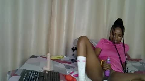 Snapshot of apple_queen24 chatting on 4, 2, 2026 Apple queen online show from 4, 2, 2026