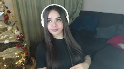 Abril Freelance Model online show from 11, 11, 2025