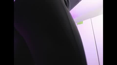 April online show from 27, 10, 2025