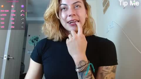 Snapshot of april_dumont5 chatting on 21, 6, 2026 April Dumont online show from 21, 6, 2026