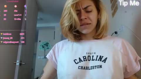 Snapshot of april_dumont5 chatting on 4, 7, 2026 April Dumont online show from 4, 7, 2026