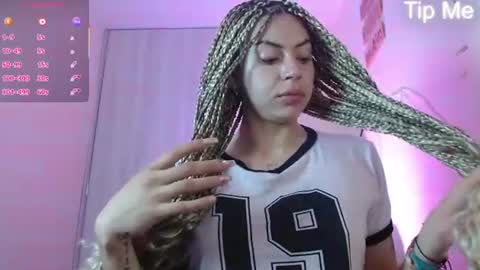 Snapshot of april_dumont5 chatting on 29, 7, 2026 April Dumont online show from 29, 7, 2026