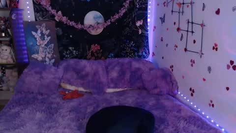 april_l6 online show from 4, 3, 2025