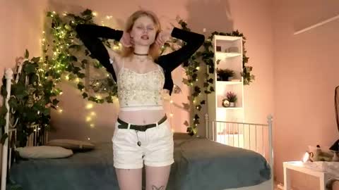 Snapshot of aprilgreeen chatting on 19, 4, 2026 Hazy online show from 19, 4, 2026