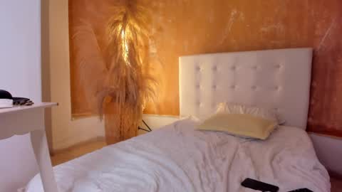 aprill_fox online show from 23, 2, 2025