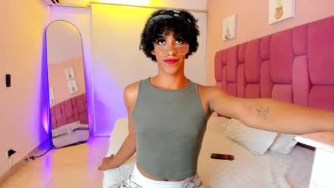 aprill_fox online show from 7, 10, 2025