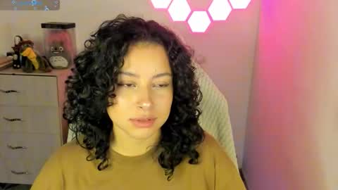 aqua emilly online show from 12, 11, 2025