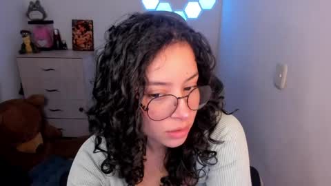 aqua emilly online show from 6, 5, 2026