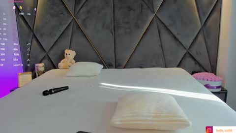 IsaBella online show from 5, 3, 2025