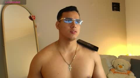 Snapshot of areslevi chatting on 30, 3, 2026 ares levi online show from 30, 3, 2026