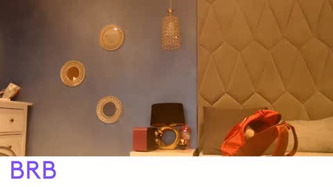 aretialisya online show from 4, 1, 2025