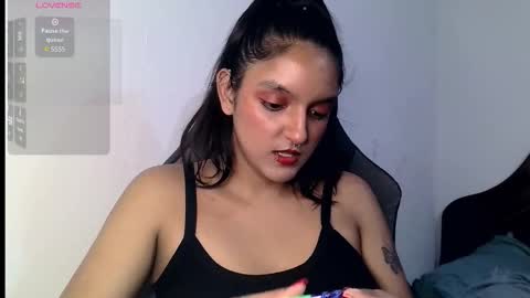 Snapshot of ari_20_ chatting on 22, 10, 2025 Bella online show from 22, 10, 2025