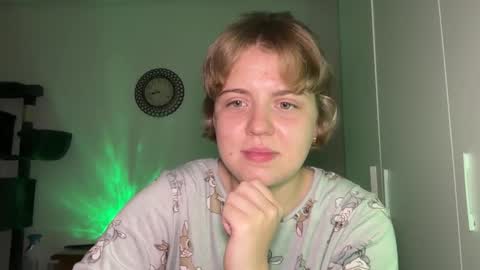 ari_crystal online show from 11, 3, 2026