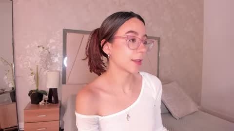 Ari Wilde online show from 22, 6, 2026