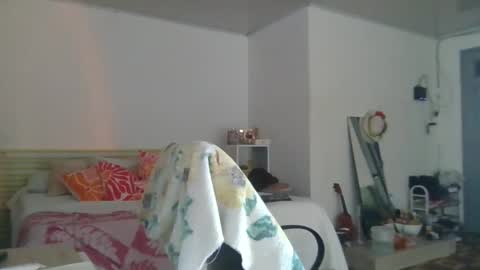 Snapshot of aria_andradee chatting on 2, 10, 2025 aria_andradee online show from 2, 10, 2025