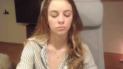 AriaCreazy online show from 9, 10, 2025