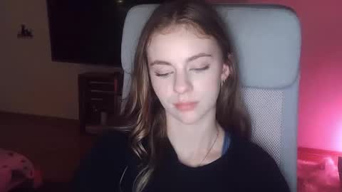 AriaCreazy online show from 8, 11, 2025