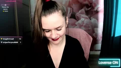 AriaGray online show from 2, 11, 2025