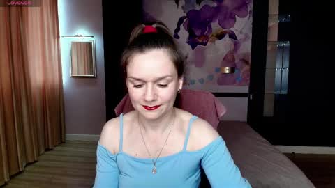 AriaGray online show from 9, 5, 2026
