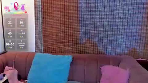 Ariana Cruz online show from 4, 12, 2025