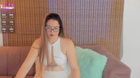 Ariana Cruz online show from 4, 8, 2026