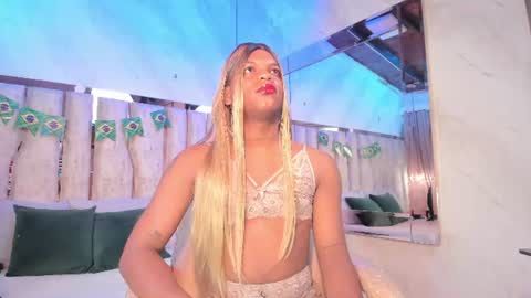 ariana_grande233 online show from 10, 7, 2026