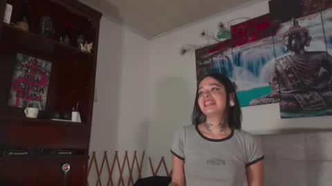 ariana_whitee online show from 7, 2, 2026