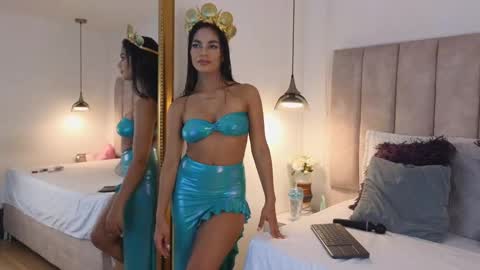 Snapshot of arianaa_miller_ chatting on 22, 10, 2025 Ariana  online show from 22, 10, 2025