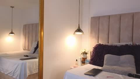 Snapshot of arianaa_miller_ chatting on 28, 10, 2025 Ariana  online show from 28, 10, 2025