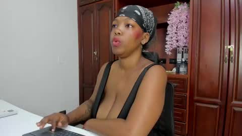 Andrea online show from 7, 10, 2025